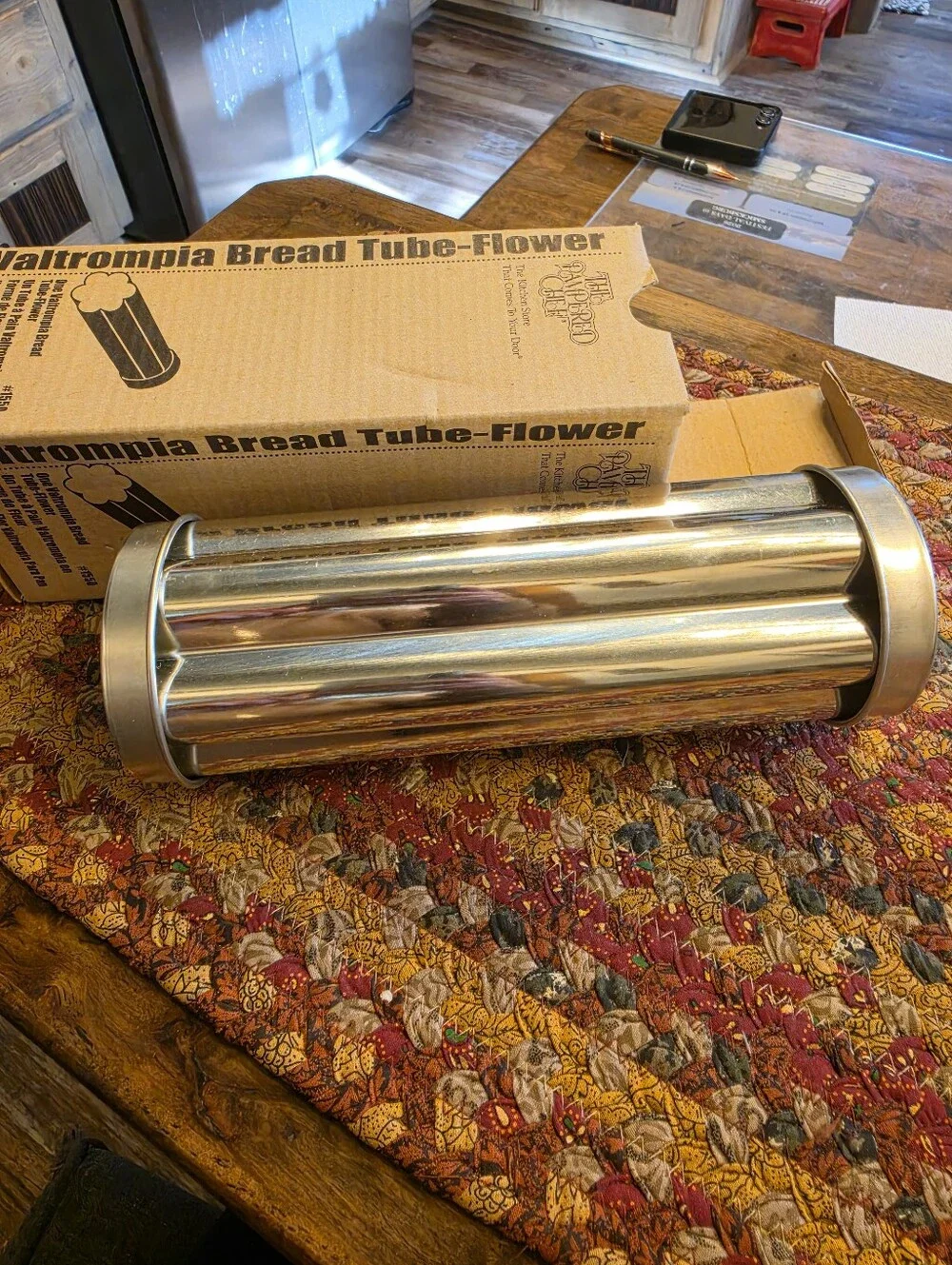 Pampered Chef Bread Tube-flower